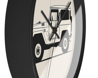 ランクルファン必見！ ランドクルーザー イラスト 壁掛け時計（時計機能は故障） レトロなトヨタ・ランドクルーザーの壁掛け時計：ユニークな男の隠れ家