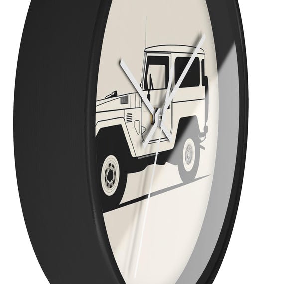 K*a様 ランクルファン必見！ ランドクルーザー イラスト 壁掛け時計（時計機能 レトロなトヨタ・ランドクルーザーの壁掛け時計：ユニークな男の隠れ家