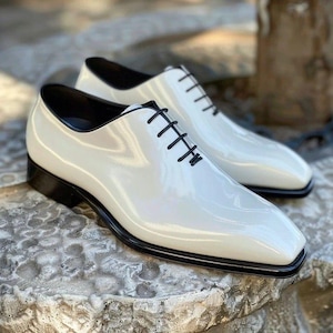 Handmade Men Pure White Patient Leather Lace Up Shoe For Weeding & Party Wear Formal shoe.