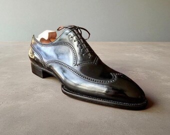 Handmade Men Trending Pure Black Calf Leather Wing Tip Oxford Lace up Formal shoe.