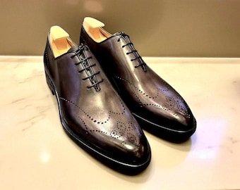Handmade Men Pure Black Leather Wing Tip Lace up Oxford Formal shoe.