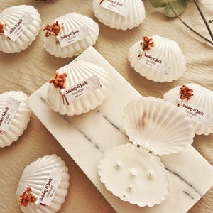 Sea Shell Candle Favors – Handmade Oyster Box with Pearls, Personalized Wedding Guest Gifts, Beach Bride Shower Decor, Custom Candle Favor
