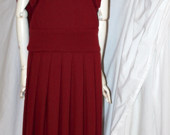 Vintage wool knit jumper dress with 20s vibe brick red color sleeveless drop waist pleat skirt deep V sailor collar