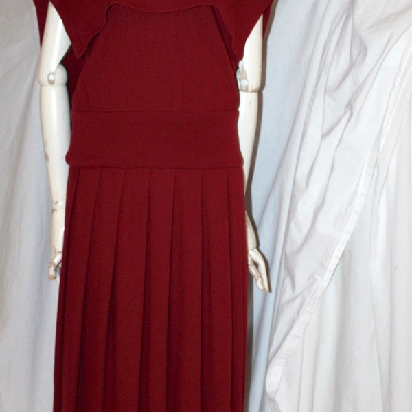 Vintage wool knit jumper dress with 20s vibe brick red color sleeveless drop waist pleat skirt deep V sailor collar