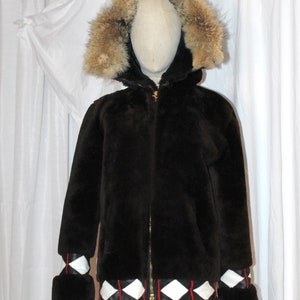 Vintage fur parka Eskimo Inuit style zip front hooded deep brown with b/w leather trim black and brown fur hood quilted liner