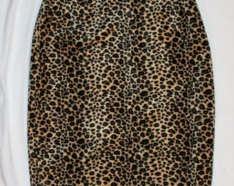 Vintage 60s mod mini skirt, faux fur leopard print back zip and vent, soft warm fully lined beautiful fake fur