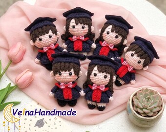 Personalized Graduation Crochet Doll Keychain, Grad Doll, Graduation Amigurumi Doll, Graduation Gift, College Grads Gifts, Gift For Graduate