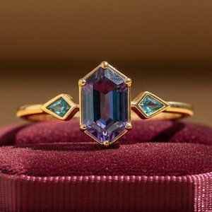 Hexagon Cut Alexandrite & Kite Cut Blue Topaz Trilogy Stackable Ring, Bezel Set Minimalist Dainty Ring, Anniversary Gift Ring