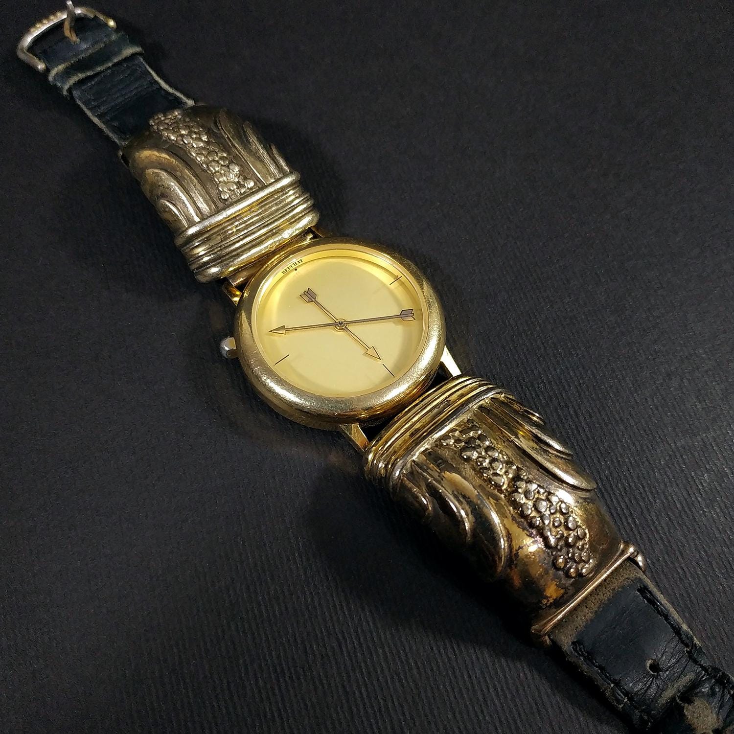 Vintage Constant Beachat Ladies Watch Vintage Ladies Constant Quartz Watch With Duotone Bracelet  main image 2