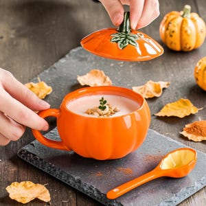 Tazza in ceramica a forma di zucca con coperchio e cucchiaio: tazza da caffè autunnale di Halloween