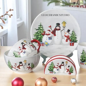 雪だるま柄のクリスマス用セラミック食器セット – マグカップ、プレート、ティーポット、冬のデコレーション