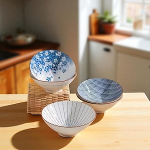 Large Ceramic Ramen Bowl Set of 4 – Japanese Vintage White Noodle, Salad, Soup & Rice Bowls – Asian Kitchen Serving Dish Gift