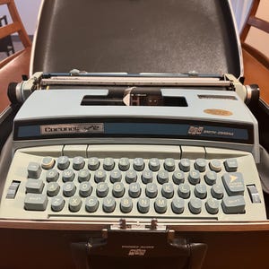 Coronet Super 12 Typewriter