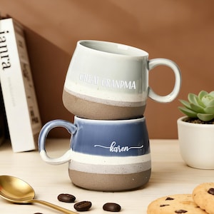 Tazza in gres personalizzata per la nonna, tazza in ceramica incisa, tazza da caffè, idee regalo migliori, la nonna migliore di sempre, regalo per mamma o papà