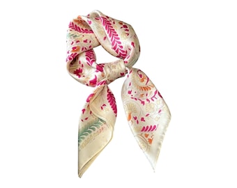 Four Leaf Clover Silky Scarf ? Four leaf clover - Grass | erfurt luxury main image 2
