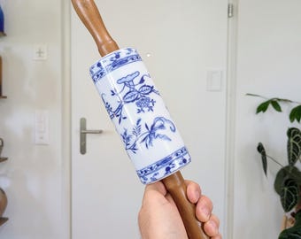 Early 20th-century Meissen Blue Onion Porcelain Rolling Pin