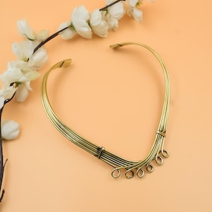 Gargantilla de alambre de latón, hecha a mano, con estilo para mujer, ajustable, estilo tribal minimalista para festivales.