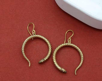 Messing Schlange Creolen - Schlangen Halbmond Ohrringe, Boho Tribal Festival Schmuck, Gothic mystische Ohrringe, einzigartiges Geschenk für Sie