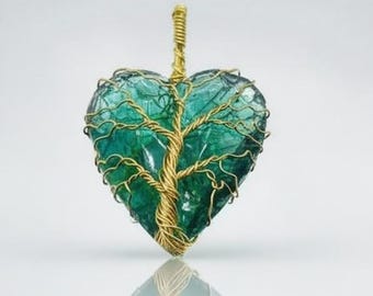 Wire-Wrapped Green Obsidian Heart Pendant: Handmade Healing Jewelry