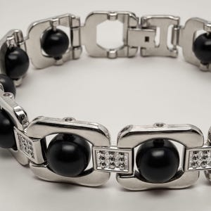 Protective Karungali bracelet close view