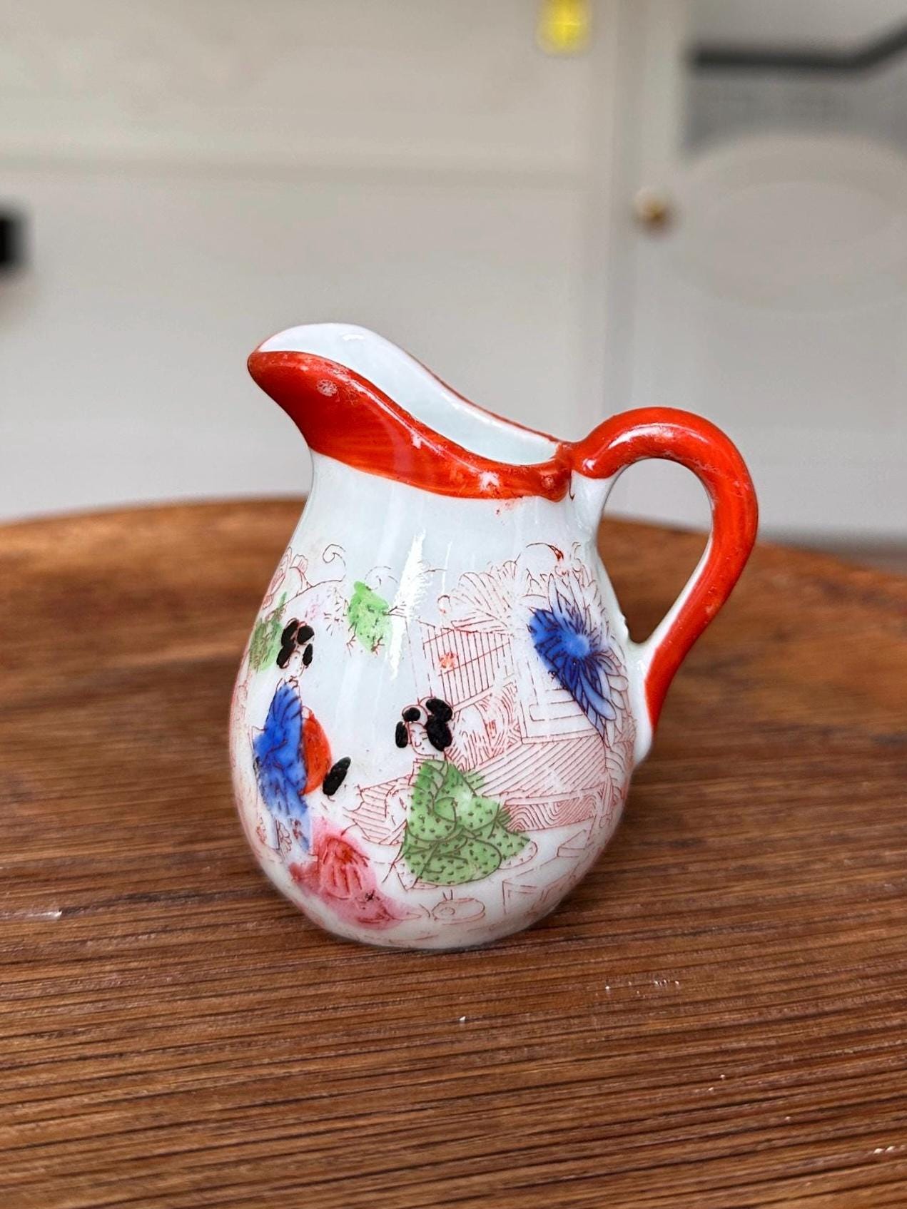 Antique Japanese Miniature Jug – Hand Painted Geisha Scene, Kutani