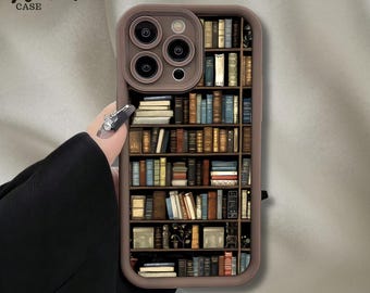 Capa para celular em formato de estante de livros, com estética literária, resistente a impactos, ideal para amantes de livros e como presente para ela.