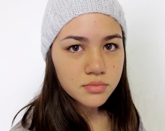 Cabled ice gray wool beanie