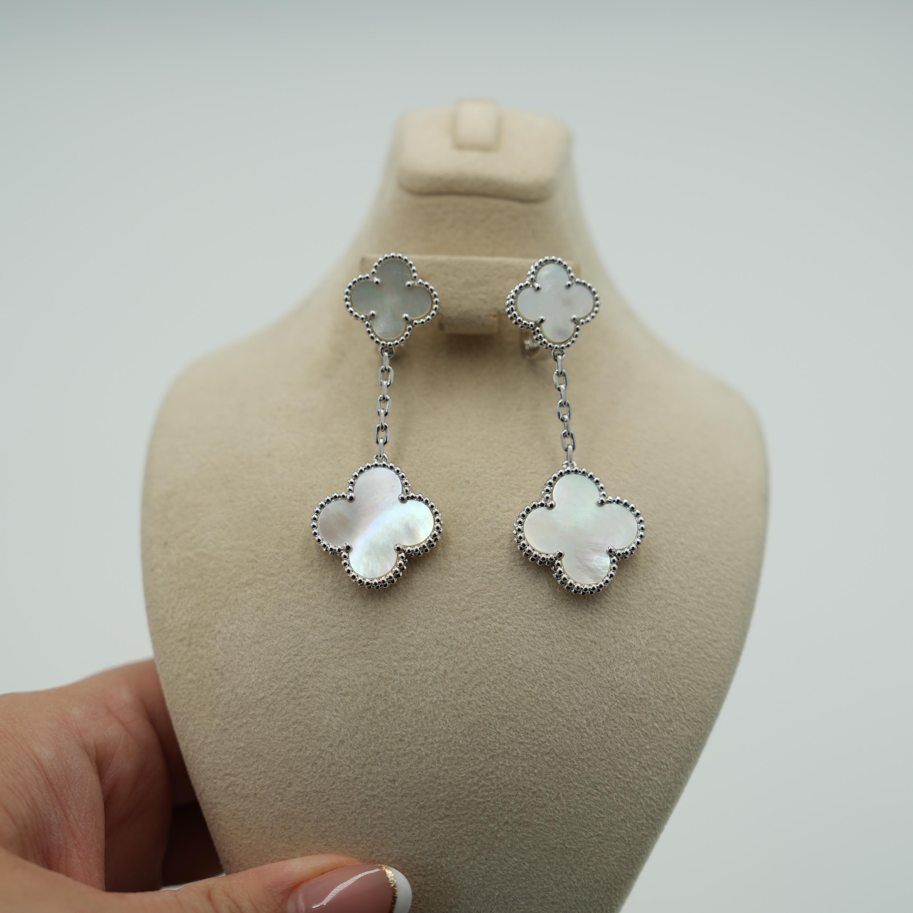 Boucles D'Oreille Clips Vintage - Lyre En Relief Argenté, Modèle *3912, Occasion