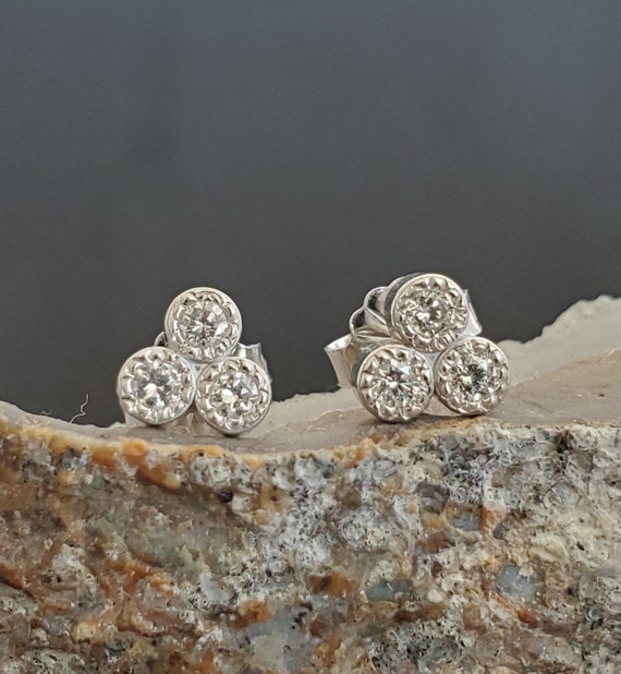 14K Gold Round Cut Diamond Trio Tiny Stud Earrings / Simple Three Stone  Cluster Earring / Tiny Diamond Studs / 3 Stone Studs / Gift for her - 14Kt