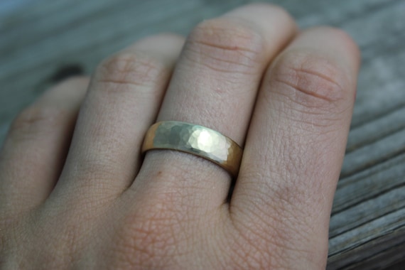 6mm hammered wedding band deals