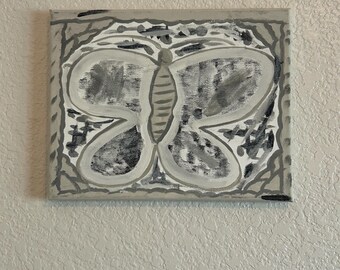 Szary motyl, obraz akrylowy – minimalistyczny obraz na płótnie w stylu natury