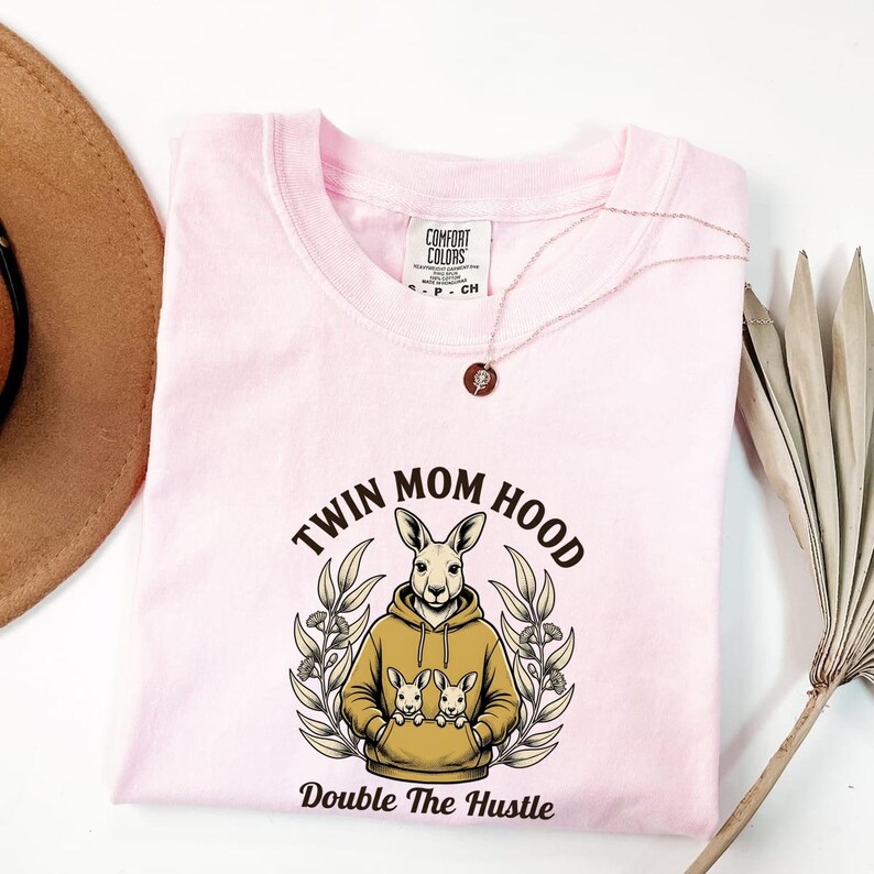 Kangaroo Sweater Shirt Mom Fauna Gift Women Distressed Tee Kangaroo T-Shirt Mother Fan Vintage Tshirt Wildlife Graphic Doodle Blossom Tshirt image 5