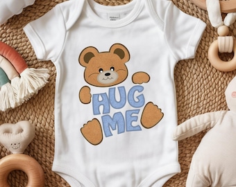 Oso de peluche retro Hug Me PNG / Oso lindo PNG para camiseta infantil / Impresión vintage para guardería / Diseño de sublimación para baby shower