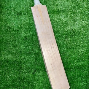 Harrow Size English Willow Cricket Bat – Premium Lightweight Professional Bat for Kids, Juniors, Youth, Cricket Gift