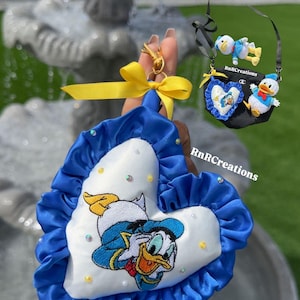 Donald Duck Rhinestones - Etsy display picture 2