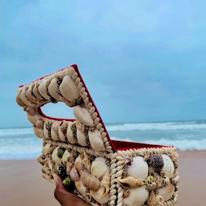 Handmade Seashell Tissue Box Cover: Coastal Ocean Decor