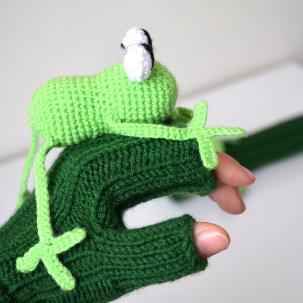 Amigurumi Winter warm glove, Knitted Frog Animal Gloves, Fingerless Glove, Animal Mittens ,Wool Arm Warmer, Funny Christmas children gift