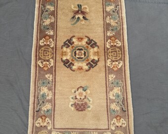 2x4 Ft Vintage Chinese Wool Rug - Soft Floral Medallion Design – Neutral Beige and Pastel Tones Handcrafted Accent Carpet For Any Room Decor