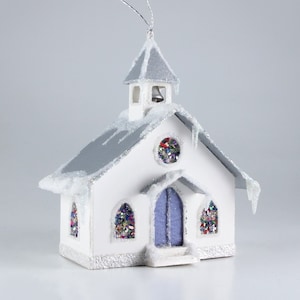 Enfeite de casa com glitter de papel de capela de Natal