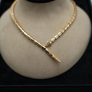 Collar Serpenti en plata 925 bañado en oro de 18 quilates con forma de víbora
