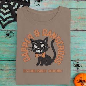 Dapper Cat Graphic Tee: Unisex Vintage Halloween T-Shirt