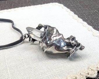 Vintage jaren 70-hanger Brutalist gesigneerde kunstenaar - sterlingzilver en onbewerkt kwartskristal