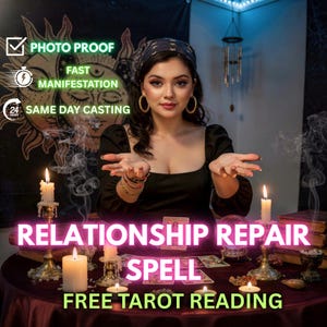 Puede incluir: Una imagen que presenta a una mujer con cabello oscuro y un vestido negro, rodeada de velas, cartas del tarot y una bola de cristal. El texto en la imagen dice "RELATIONSHIP REPAIR SPELL" y "FREE TAROT READING". El texto adicional incluye "PHOTO PROOF", "FAST MANIFESTATION" y "SAME DAY CASTING".