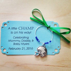 Fußball Thema Baby Shower, Fußball Baby Streuseln, oder GeburtstagSparty Zuspruch. Fußballhelm Wein Charm Favorit. 1 bis 50 Favoritenliste.