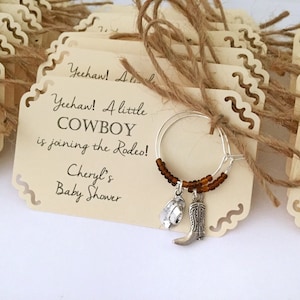 Cowboy-Thema-Baby-Dusche. Cowboy und Cowgirl Wein Charme begünstigt. Dusche-Party zugunsten: Cowgirl-Party-Dekor. 2-Charme-Set. 1 bis 50 zugunsten Auflistung.