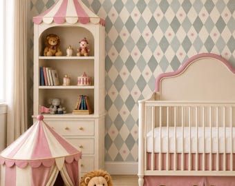 Kinderzimmer-Deko „Karussell Harlekin & Americana Sterne“: Grüne Diamanten im Meeresglas-Stil, rosa Sterne als Babyzimmerdeko, Wandverkleidung im Vintage-Zirkus-Look fürs Kinderzimmer