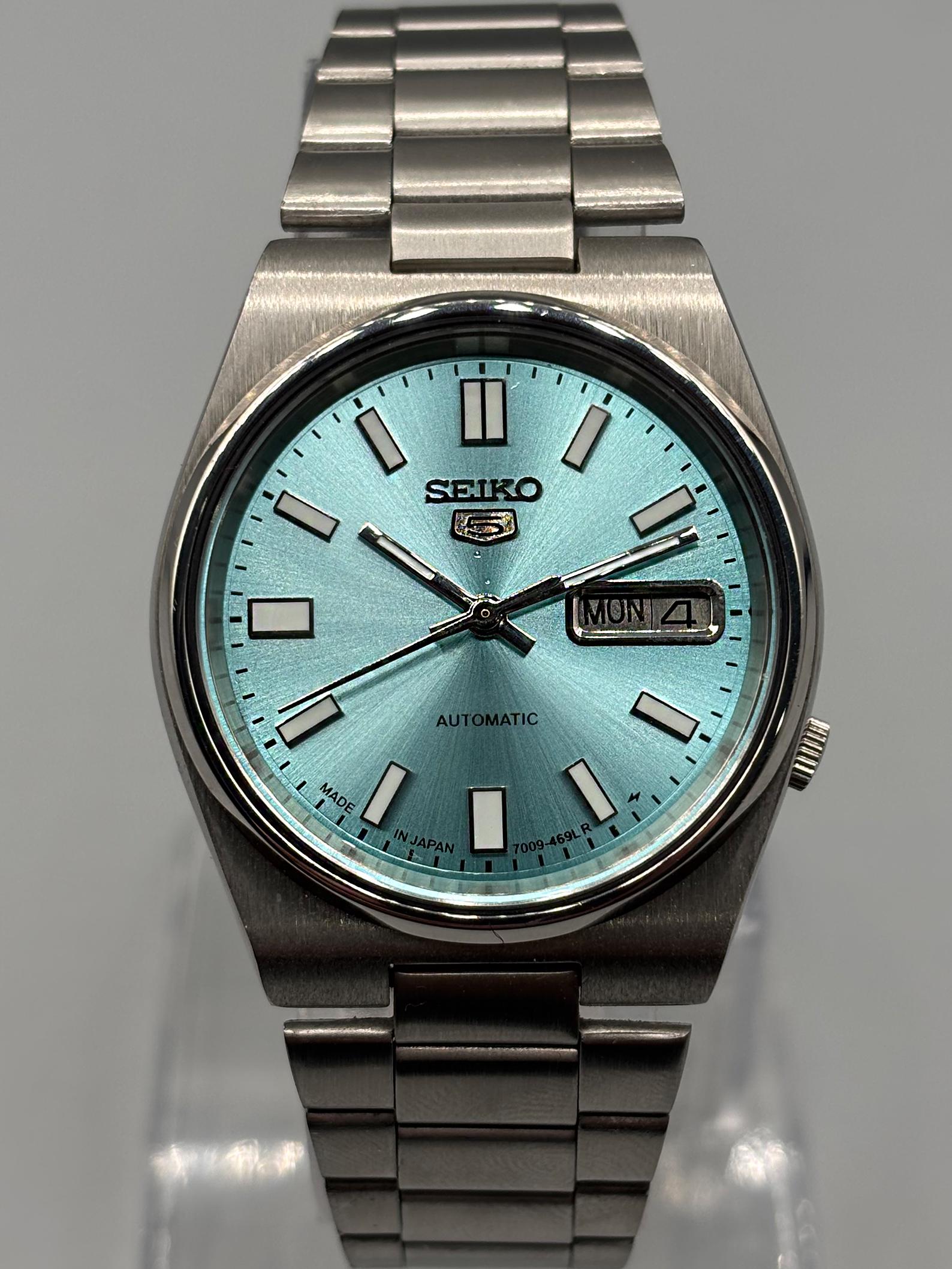 Vintage Seiko 5 Sky Blue Dial 17 Jewels Automatic Vintage Watch