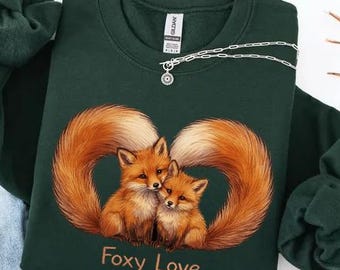 Camiseta Foxy Love de Comfort Colors®, sudadera con zorro adorable, camiseta con cola de corazón, regalo de San Valentín, top con animales del bosque, arte natural cottagecore