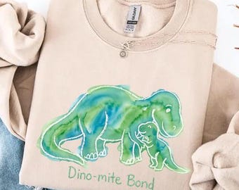 Camiseta de dinosaurio acuarela Comfort Colors®, sudadera con dinosaurio adorable, camiseta para mamá saurio, regalo para mamá, top de animal prehistórico, camiseta para el Día de la Madre
