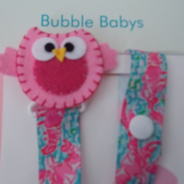 Owl pacifier holder pacifier clip binky clip  pig,  baby shower gift  paci clip  pacifier  holder handmade gift  baby gift boy/girl owl clip